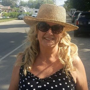 Meet your Posher, Val